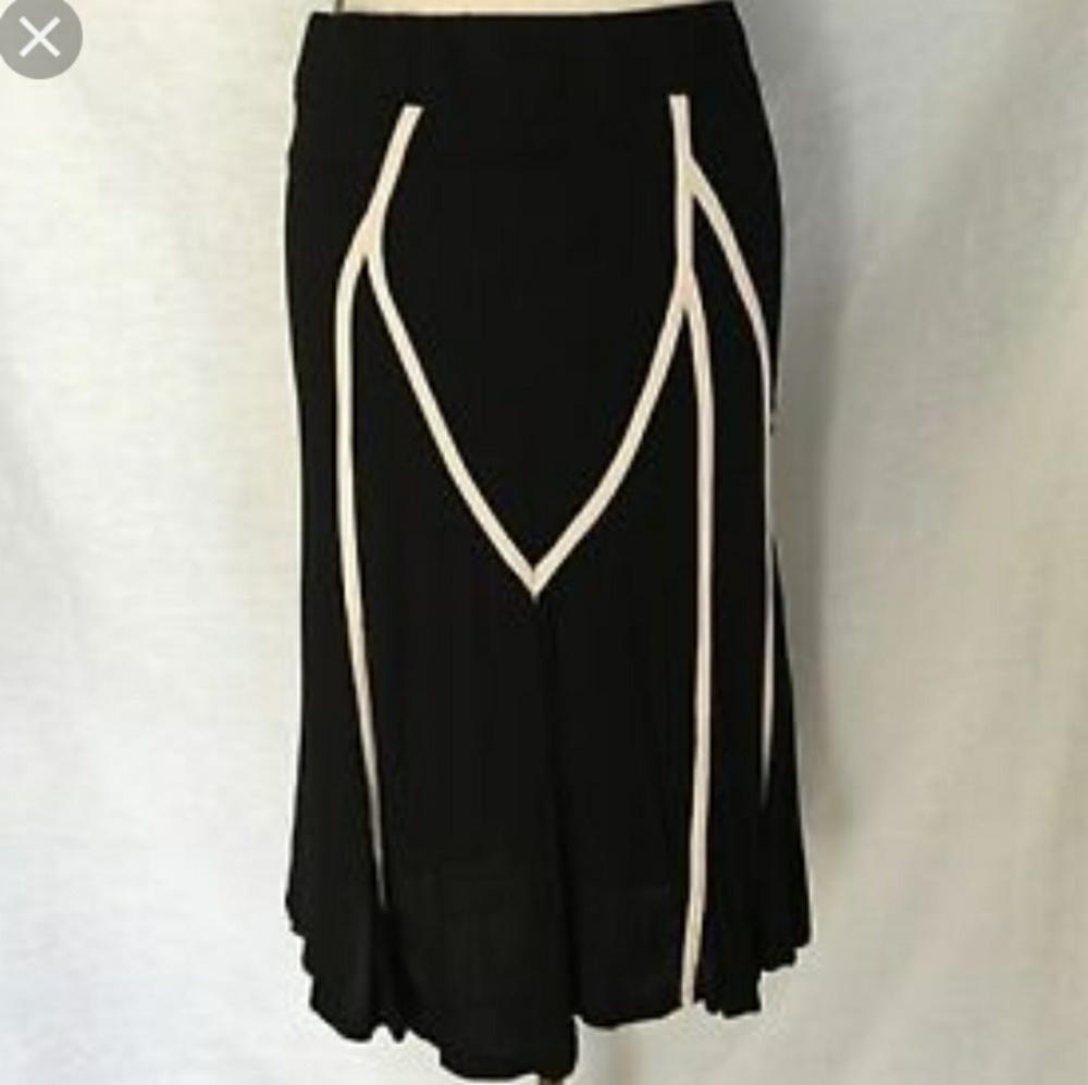 Cirana white and cream skirt NWOT - size small